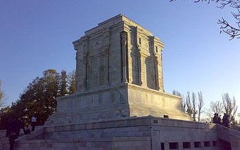 350px-Ferdowsi_tomb4_3118_XVjraQb.width-800